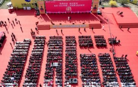 山庄集团2025中国皇家酒文化开窖节盛大启幕
